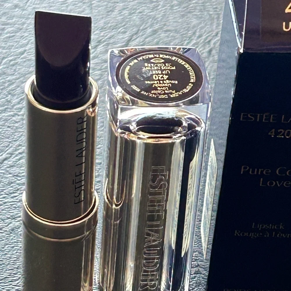 Estée Lauder Pure Color Love LIPSTICK 420 UP BEET (a deep purple matte) BOXED